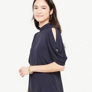 NWT Navy Blue Ann Taylor Cold Shoulder Short Sleeve Top (Small)